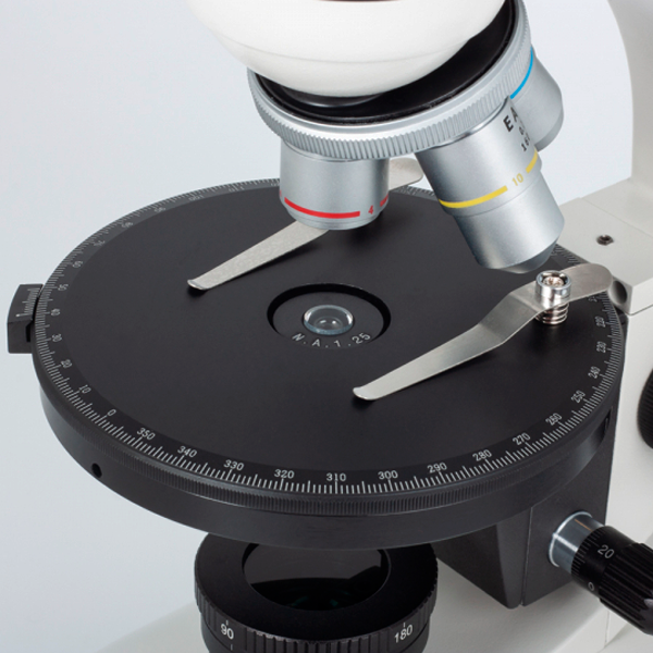 MICROSCOPIO PETROGRÁFICO MOTIC - PM-1805